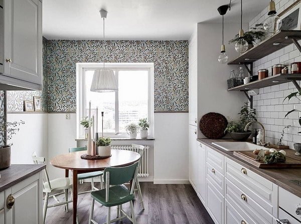 Wallpaper trends for the kitchen: a variety of color palette and wall design