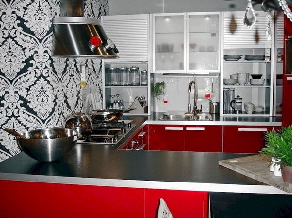 Wallpaper trends for the kitchen: a variety of color palette and wall design