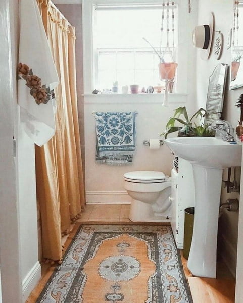 Small Bathroom Trends 2024