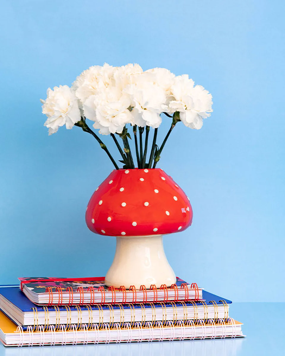 Mushroom-shaped vase