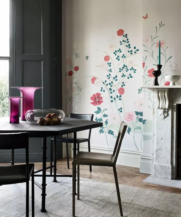 Contemporary chinoiserie in the dining room for a calm scheme