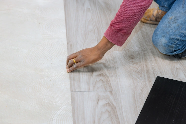 Choose laminate flooring or linoleum as flooring materials for basement floors