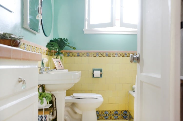 Keep cozy toilet in retro style clean by regular cleaning