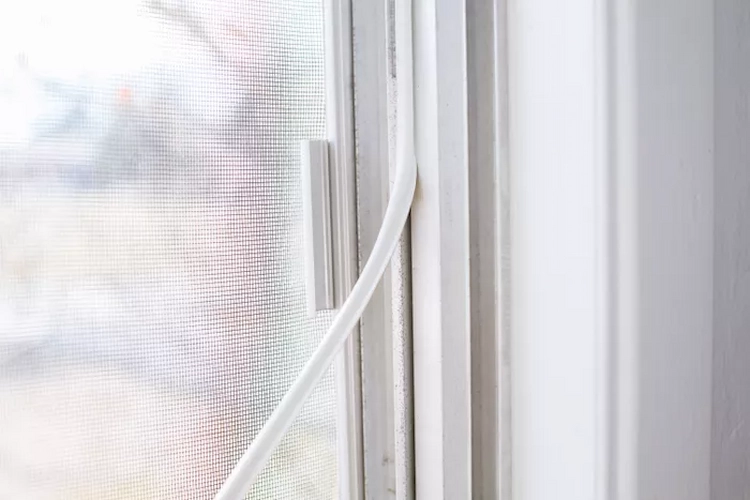 Cheap option for insulating windows with sealing tape